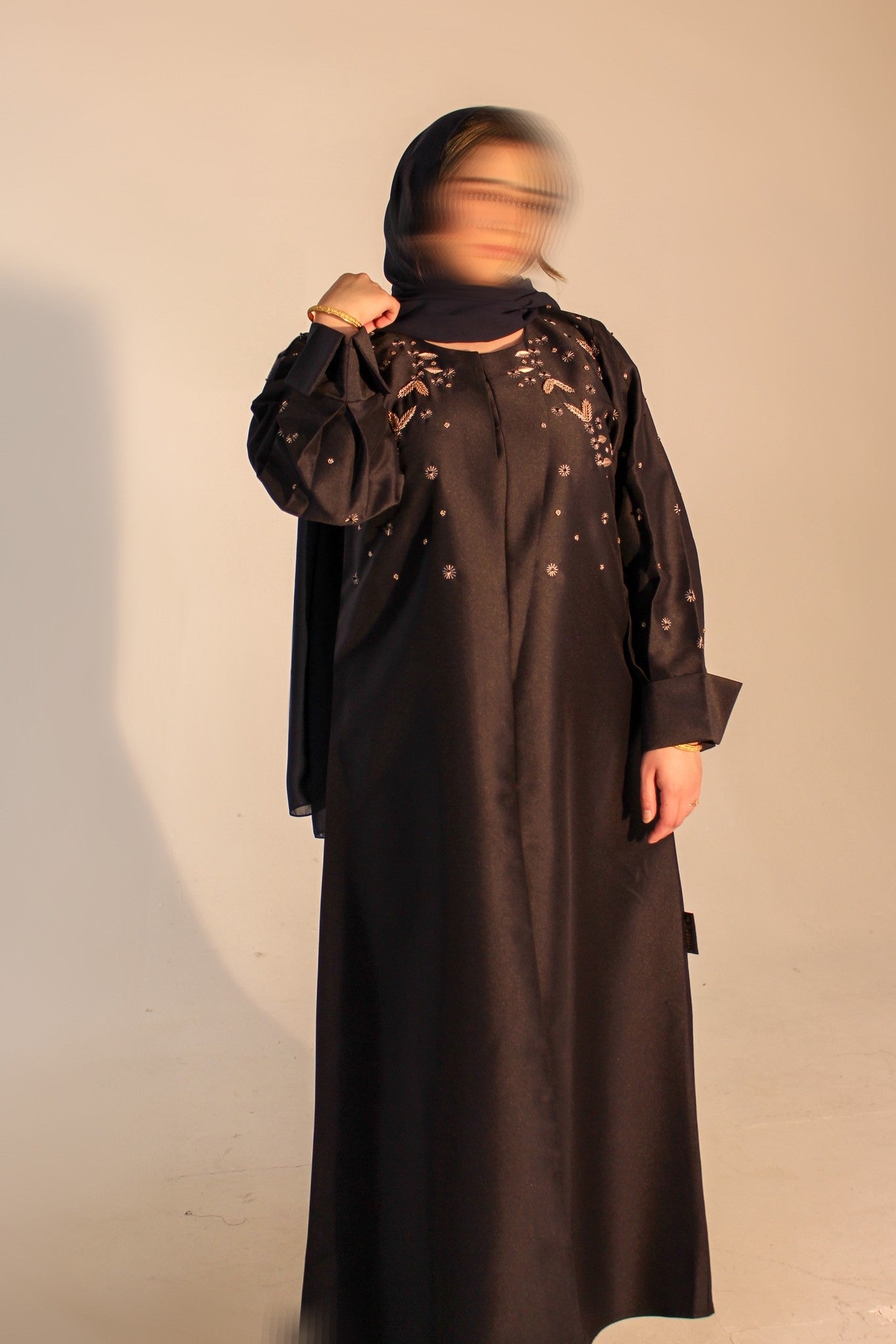 Navy blue pleated sleeve abaya